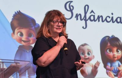 Secretária municipal de educação, Ana Paula Renato.
